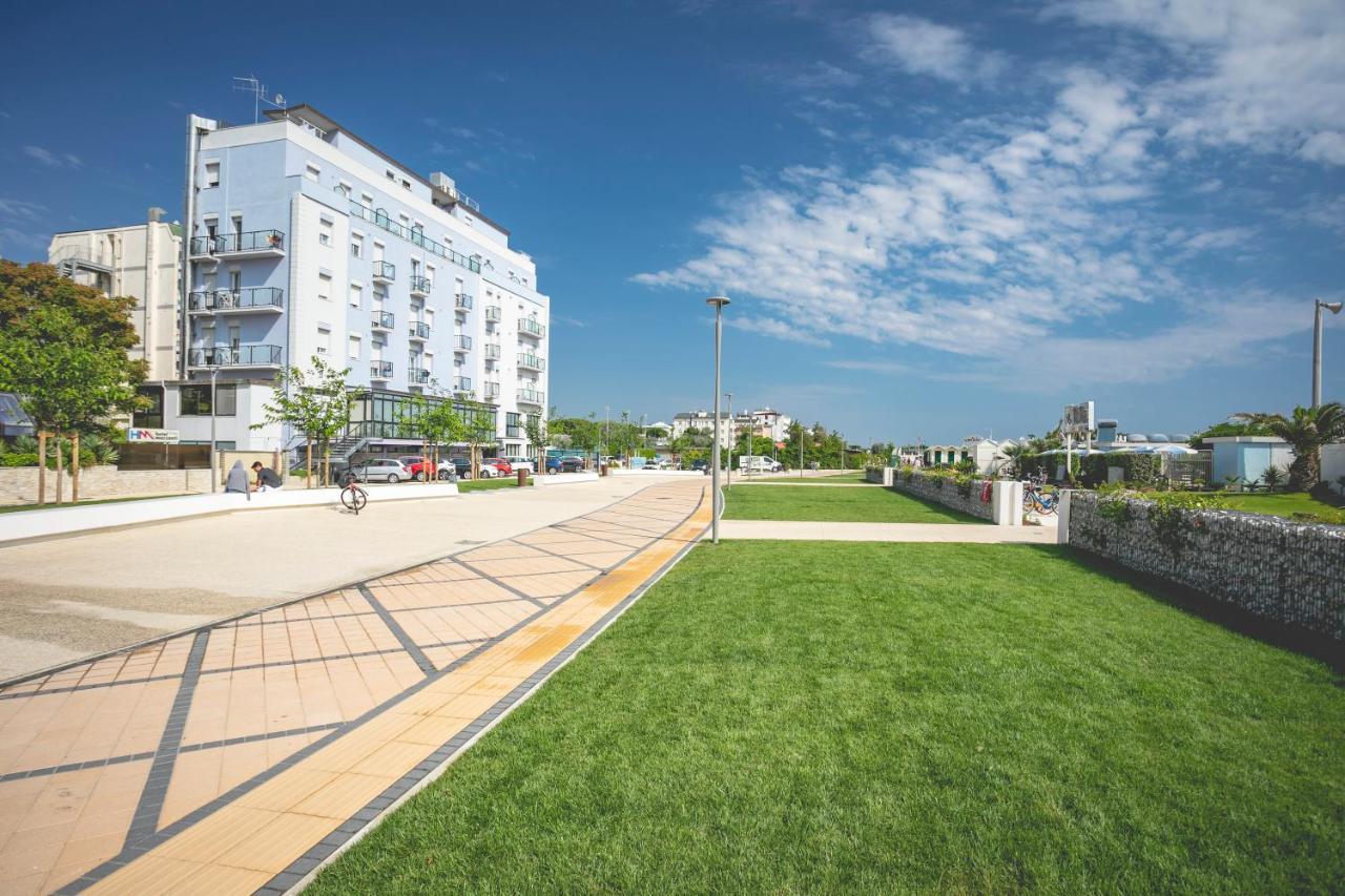 Hotel Baya - In Centro, Sul Mare ميلانو ماريتيما المظهر الخارجي الصورة
