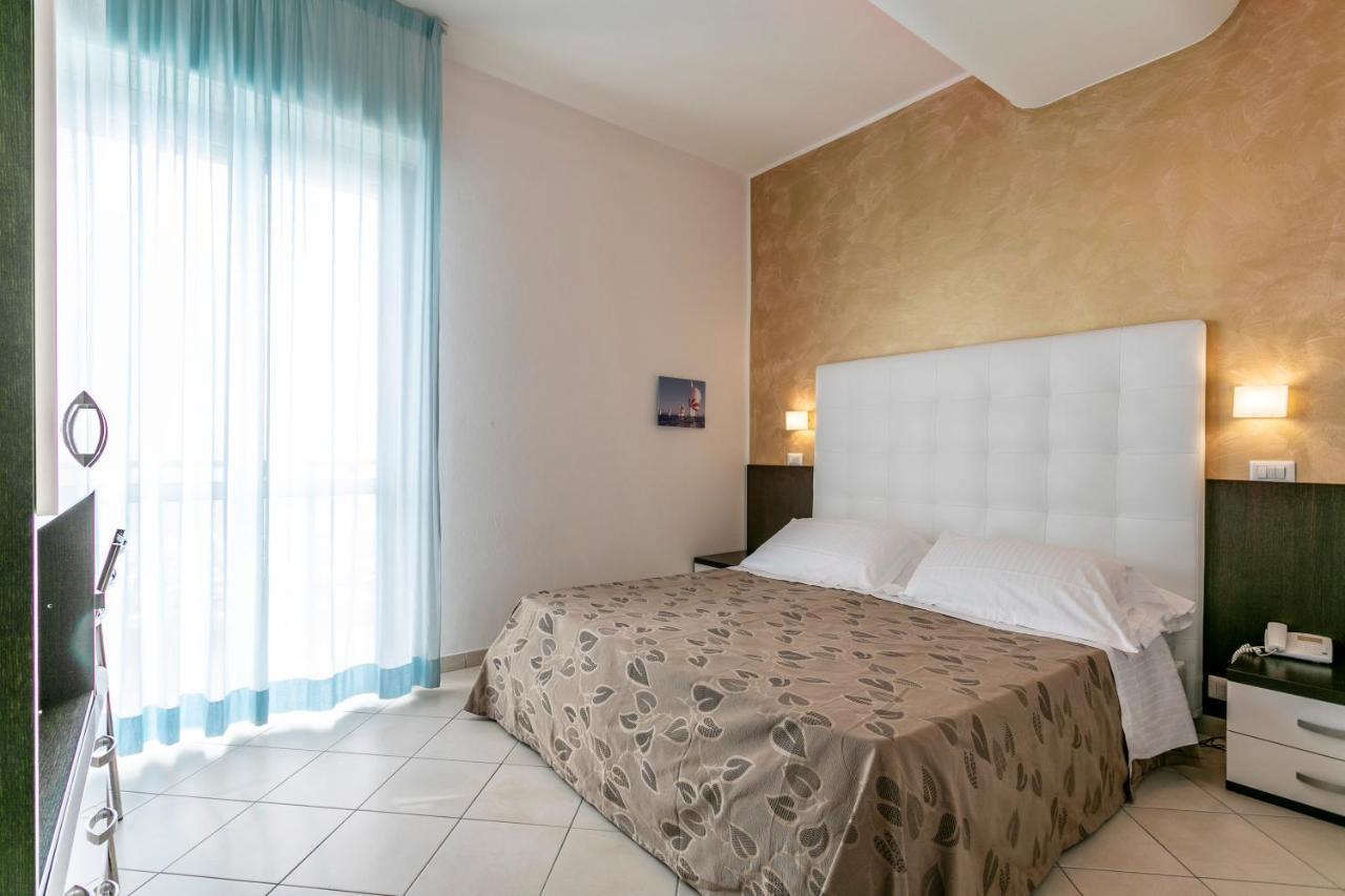 Hotel Baya - In Centro, Sul Mare ميلانو ماريتيما المظهر الخارجي الصورة