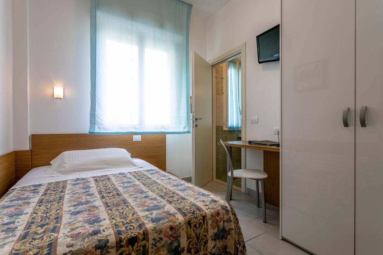 Hotel Baya - In Centro, Sul Mare ميلانو ماريتيما المظهر الخارجي الصورة