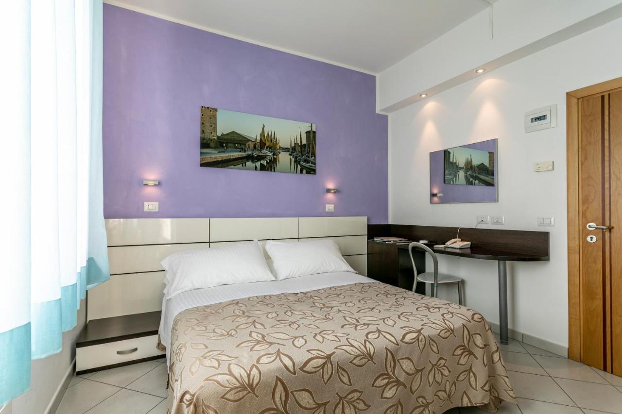Hotel Baya - In Centro, Sul Mare ميلانو ماريتيما المظهر الخارجي الصورة