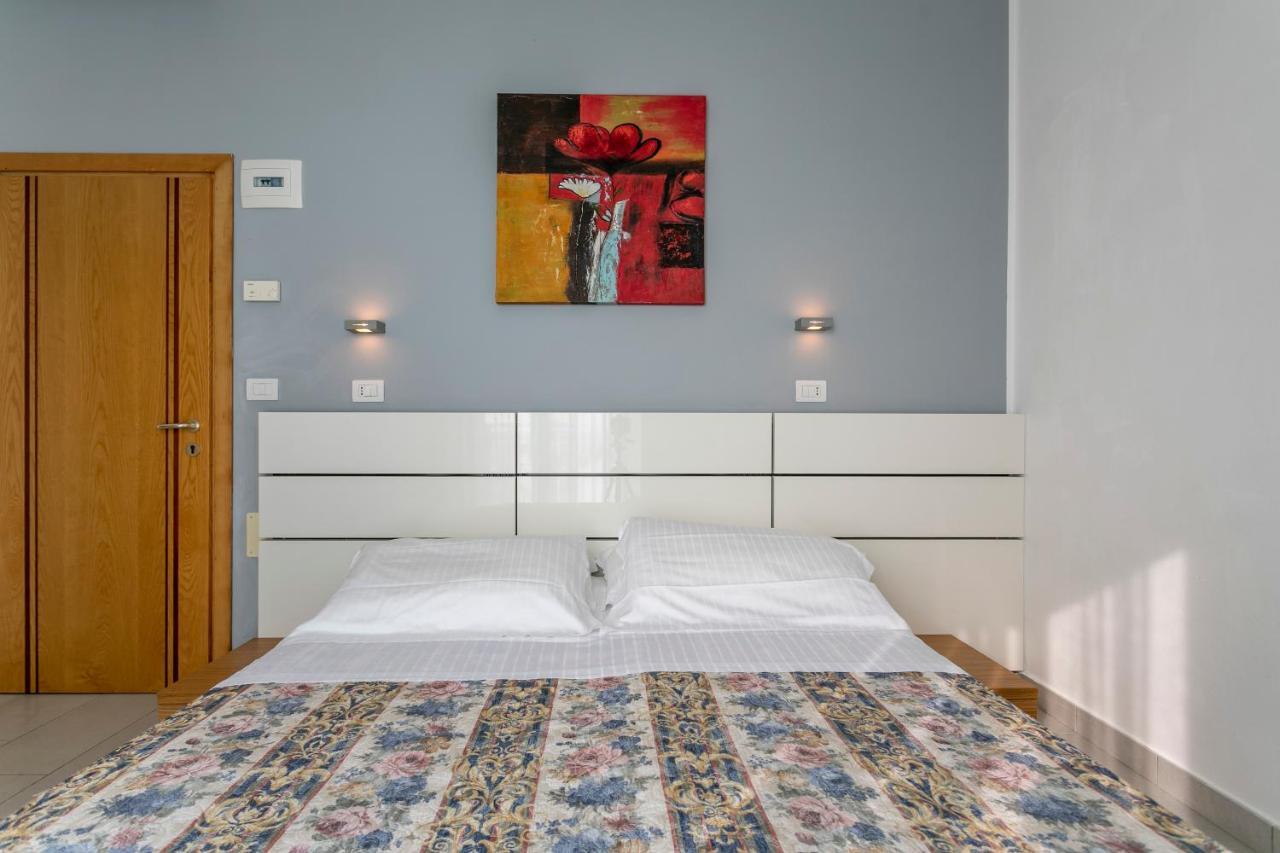 Hotel Baya - In Centro, Sul Mare ميلانو ماريتيما المظهر الخارجي الصورة