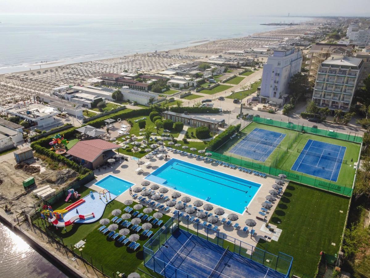 Hotel Baya - In Centro, Sul Mare ميلانو ماريتيما المظهر الخارجي الصورة