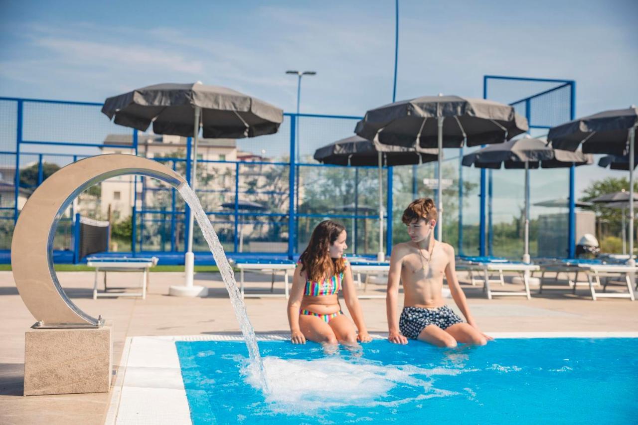 Hotel Baya - In Centro, Sul Mare ميلانو ماريتيما المظهر الخارجي الصورة