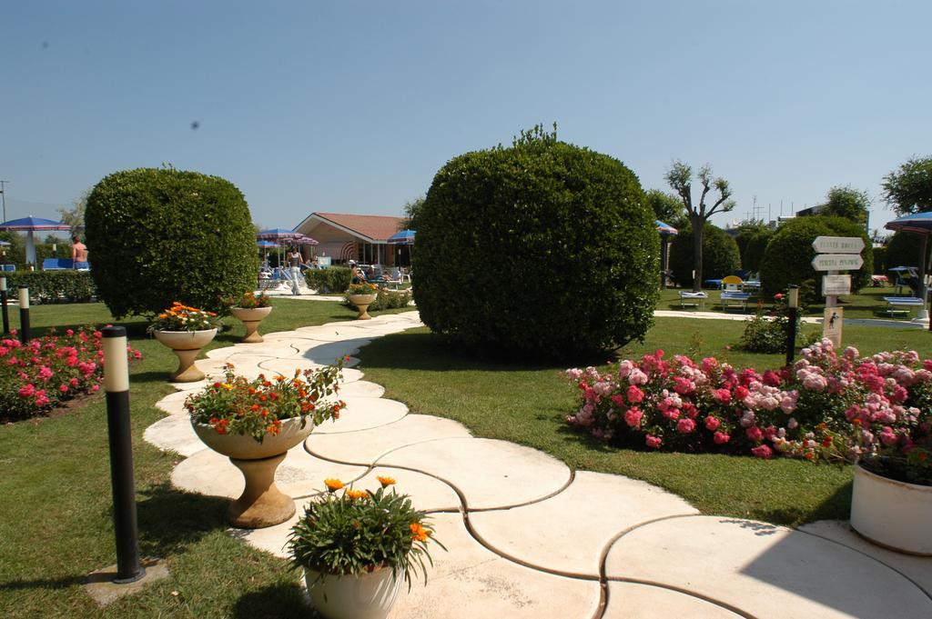 Hotel Baya - In Centro, Sul Mare ميلانو ماريتيما المظهر الخارجي الصورة
