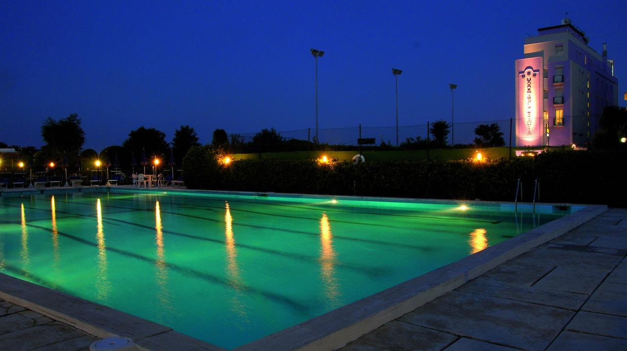 Hotel Baya - In Centro, Sul Mare ميلانو ماريتيما المظهر الخارجي الصورة